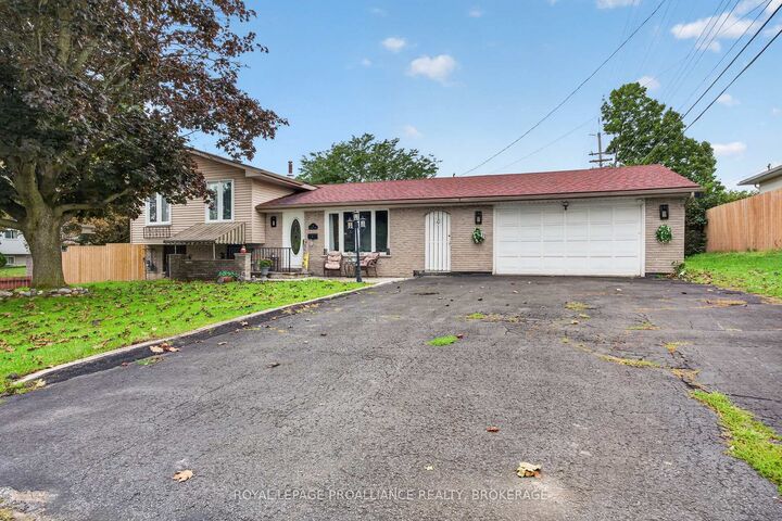 Property Photo:  2 Virginia Street  ON K7K 5Y4 