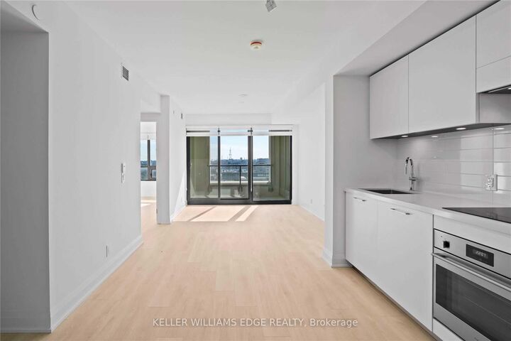 Property Photo:  33 Frederick Todd Way 507  ON M4G 0C9 
