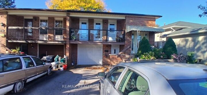 Property Photo:  112 Petworth Crescent  ON M1S 3M5 