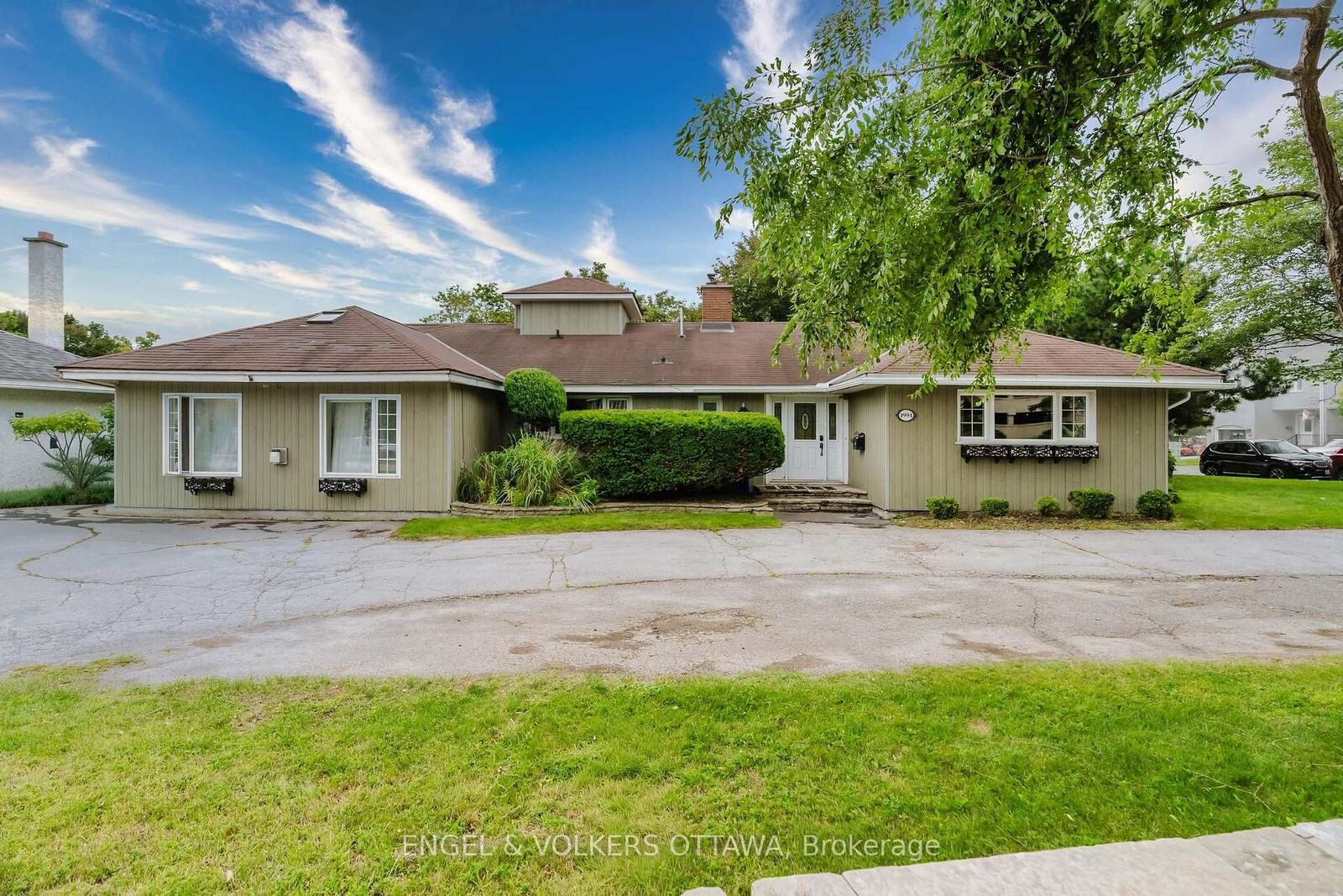 Property Photo:  1994 Carling Avenue  ON K2A 1G1 