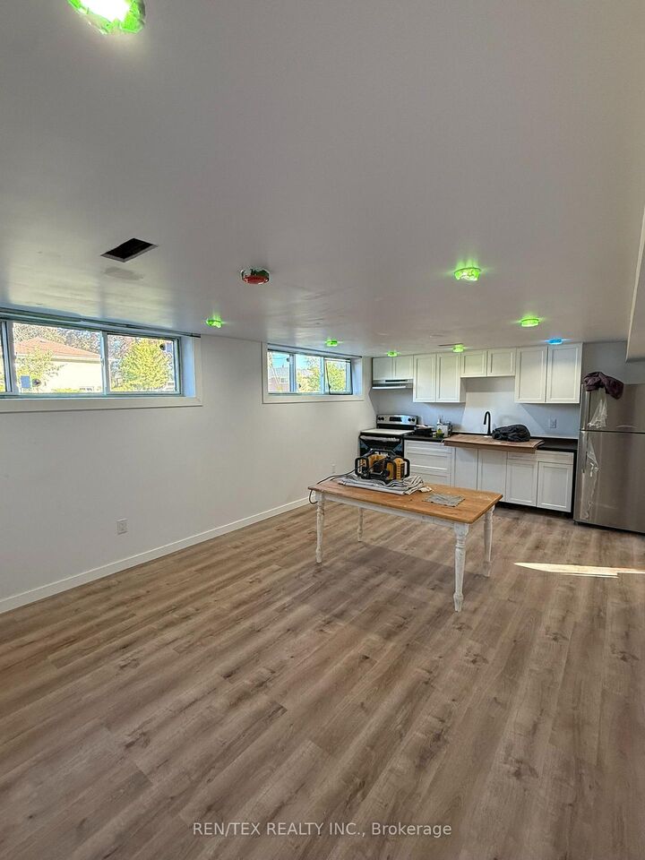 Property Photo:  52 Watercliffe Road Lower 1  ON M9W 4E7 