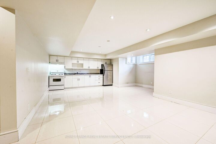Property Photo:  63 Burrows Avenue L  ON M9B 4W8 