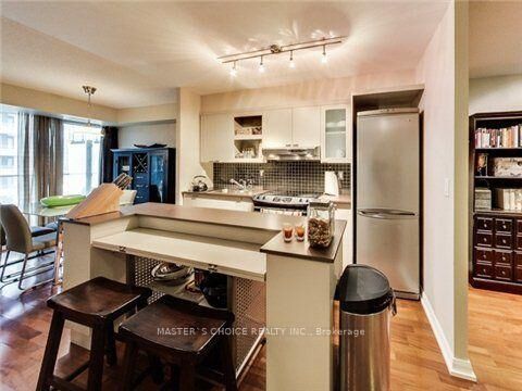 Property Photo:  111 Elizabeth Street 1001  ON M5G 1P7 