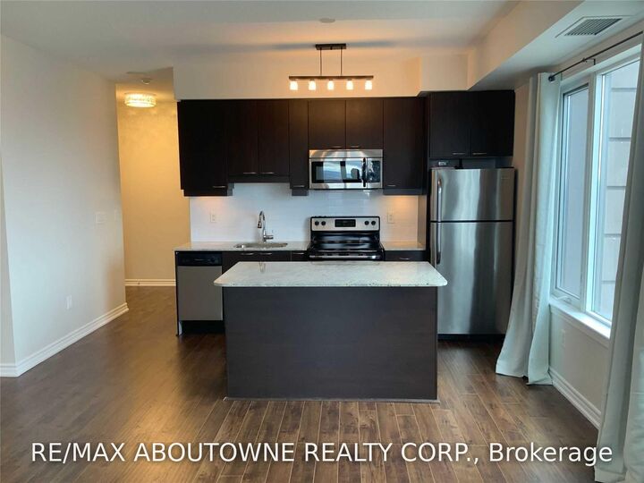Property Photo: 385 Prince Of Wales Drive 3508 ON L5B 0C6