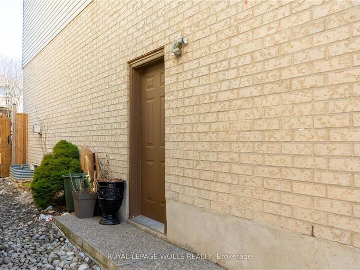 Property Photo:  845 Brandenburg Boulevard  ON N2T 2X5 