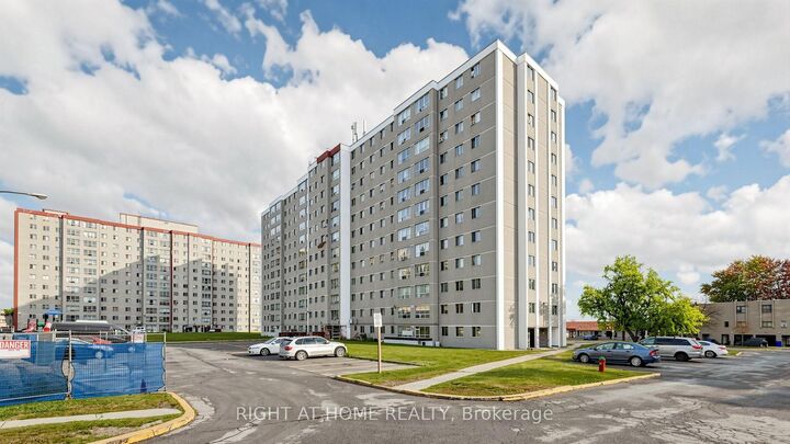 Property Photo:  100 Lotherton Pathway 904  ON M6B 2G8 