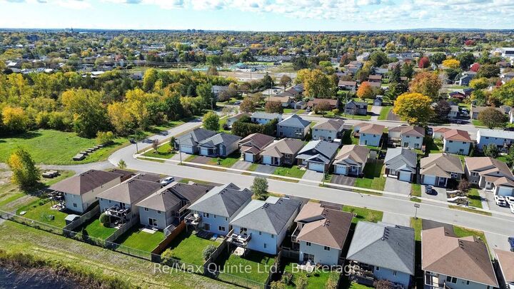 Property Photo:  110 Greenhill Lane A  ON K8N 0C7 
