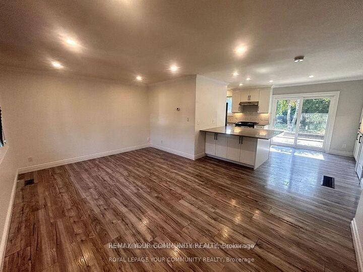 Property Photo:  93 Westmount Drive S  ON L3V 6E2 