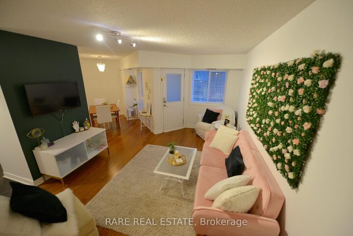 Property Photo:  2001 Bonnymede Drive 112  ON L5J 4H8 