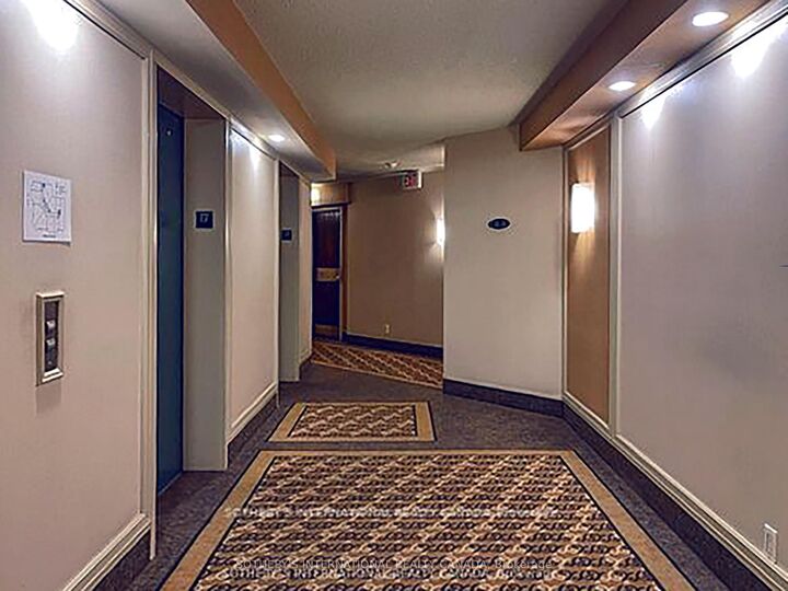 Photo de la propriété:  711 Bay Street 1715  ON M5G 2J8 