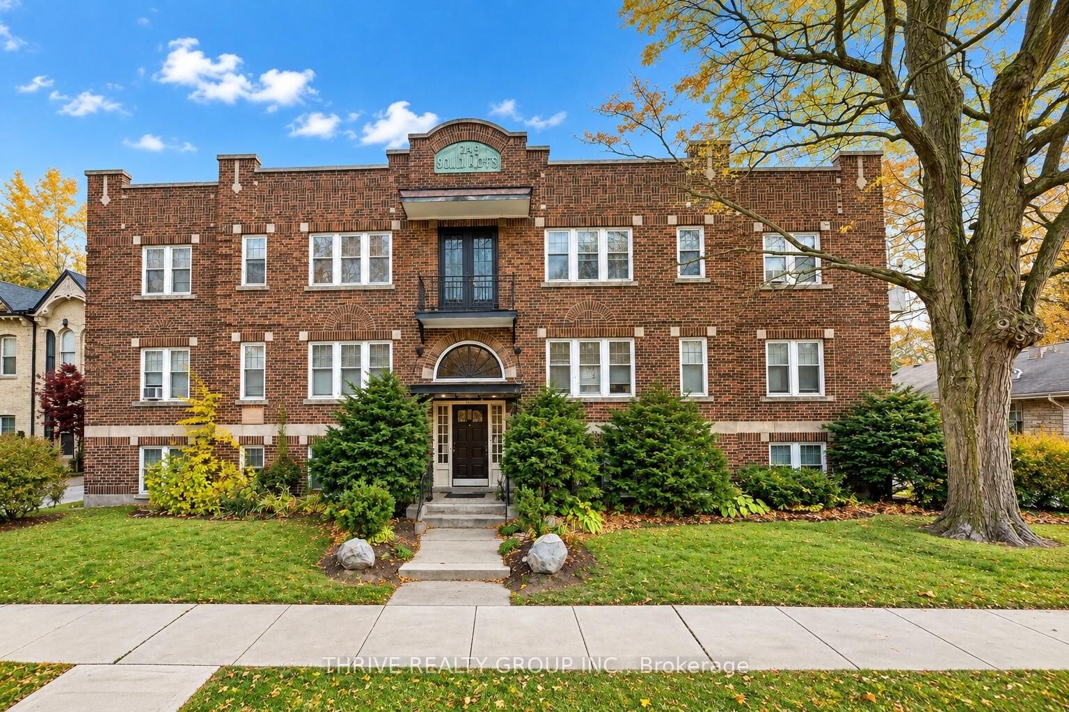 Property Photo:  50 Ridout Street S 12  ON N6C 3W6 