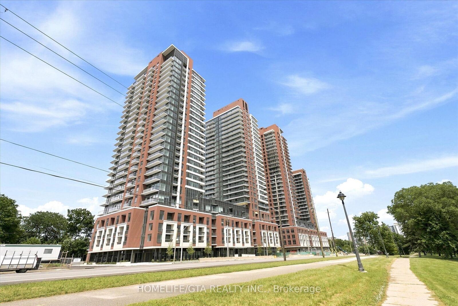Property Photo: 4010 Eglinton Avenue W 2215 ON M9A 0G5