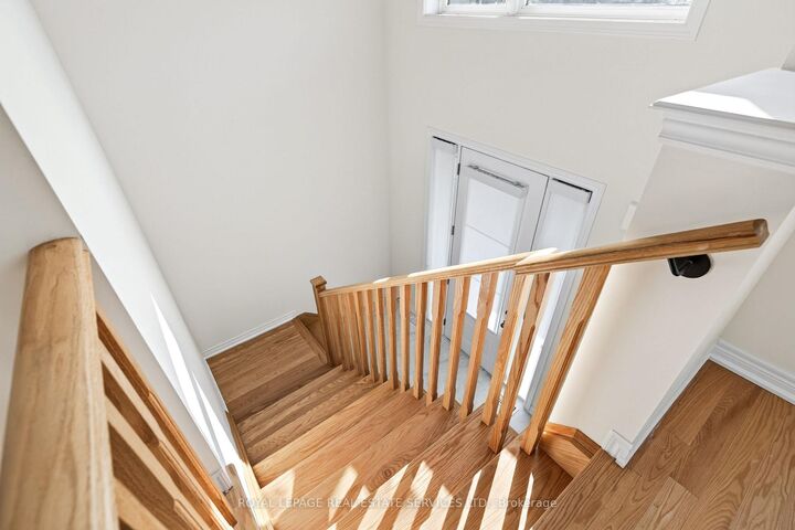 Property Photo:  3203 Sixth Line Unit 1  ON L6H 0V8 
