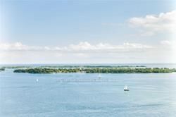 Property Photo:  77 Harbour Square 3107  ON M5J 2S2 