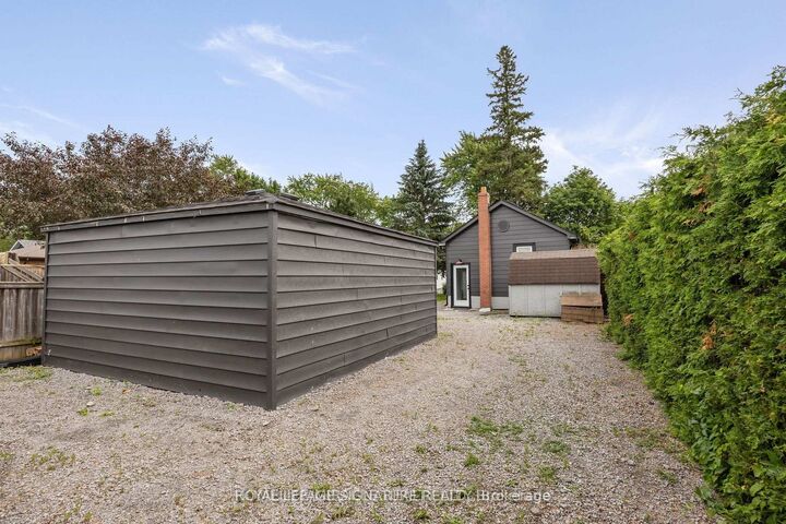Property Photo:  310 Muriel Avenue 1  ON L1J 2W9 