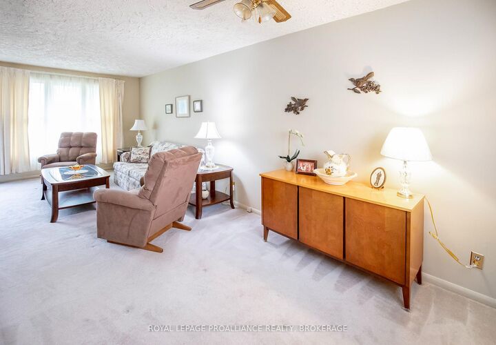 Property Photo:  676 Willis Street  ON K7M 6H3 