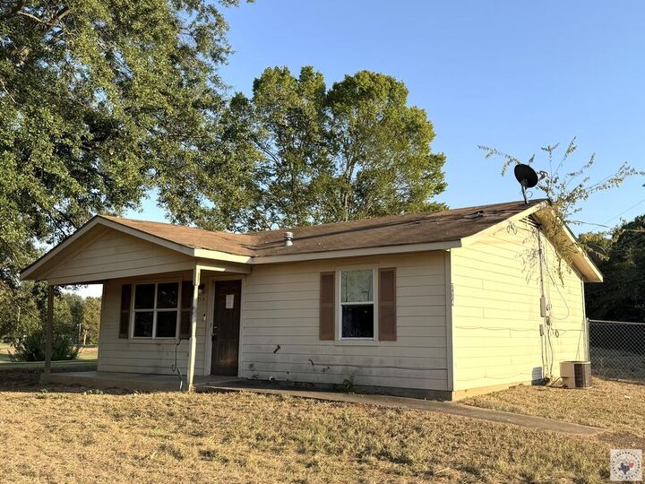 Property Photo:  714 Polk St  TX 75551 