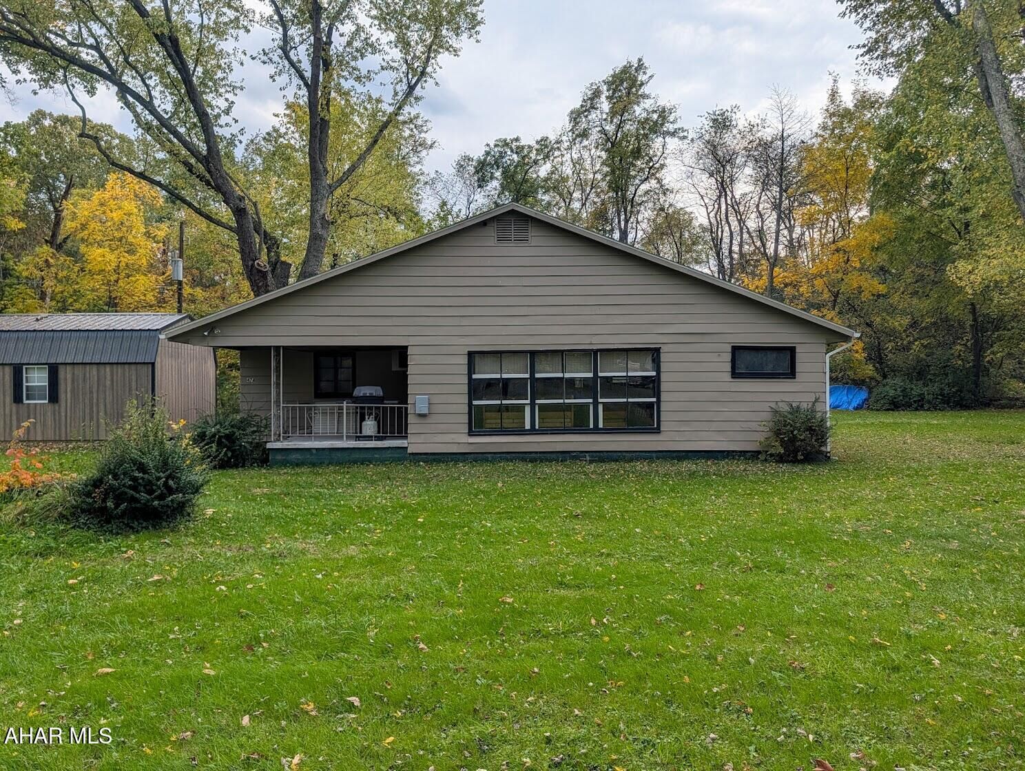 Property Photo:  474 Wayne Boulevard  PA 15521 