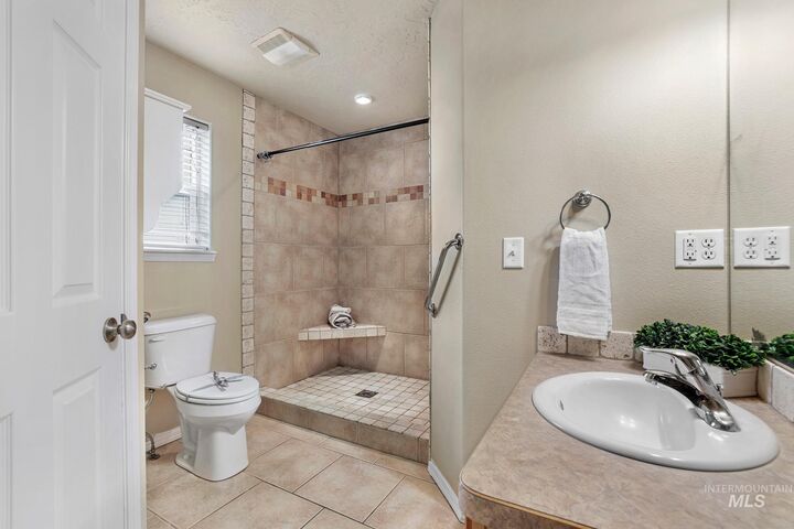 Property Photo:  427 Clover Ave  ID 83301 