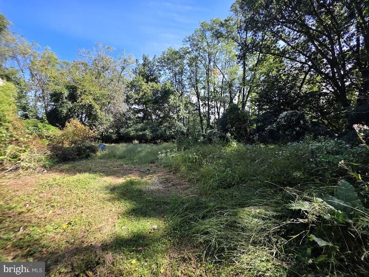 Property Photo:  907 Springwood Drive  PA 19382 