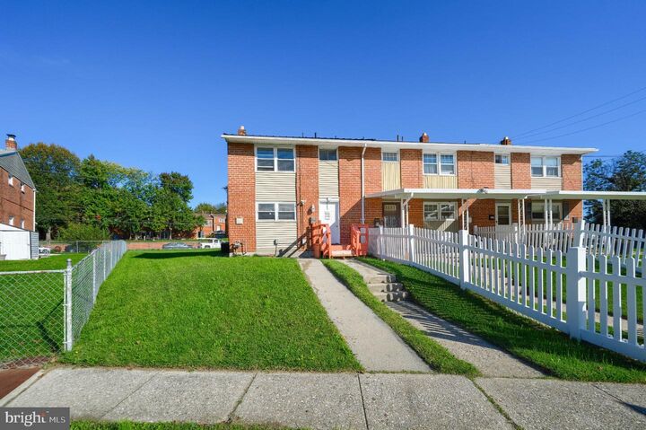Property Photo: 891 E Kings Court PA 17403