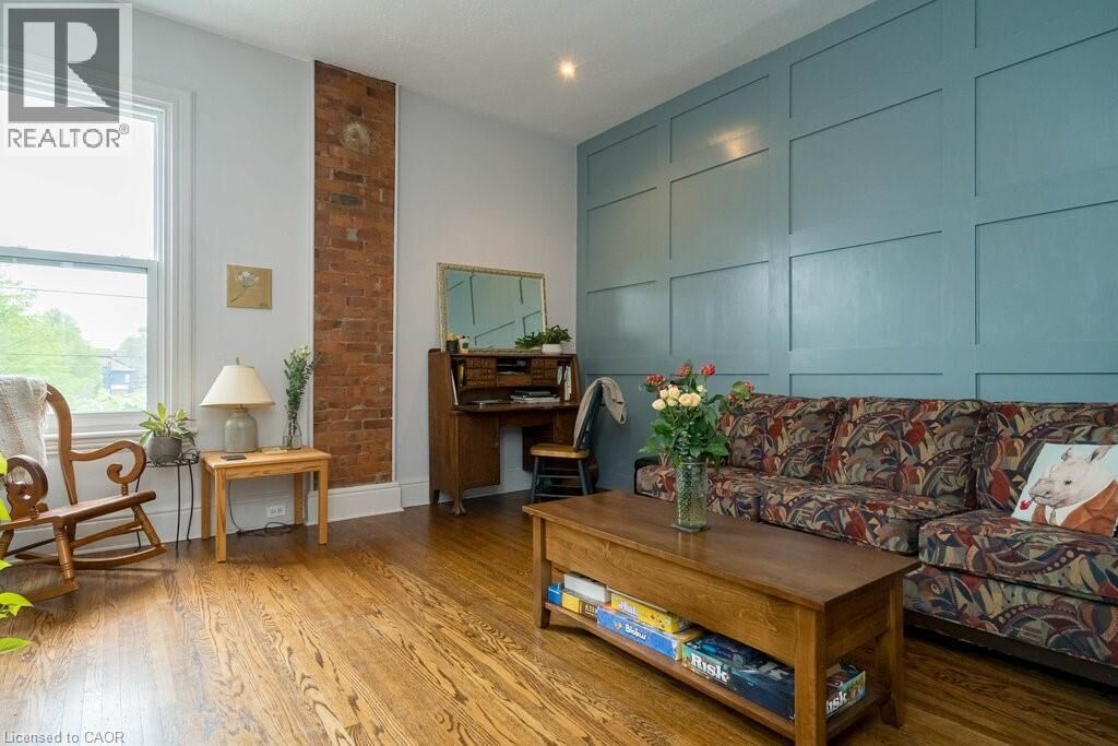 Property Photo:  146 Forest Avenue 2  ON L8N 1X5 