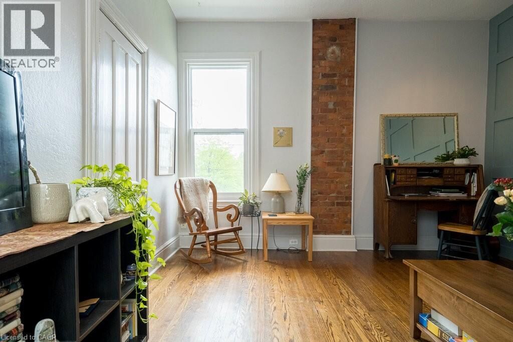 Property Photo:  146 Forest Avenue 2  ON L8N 1X5 