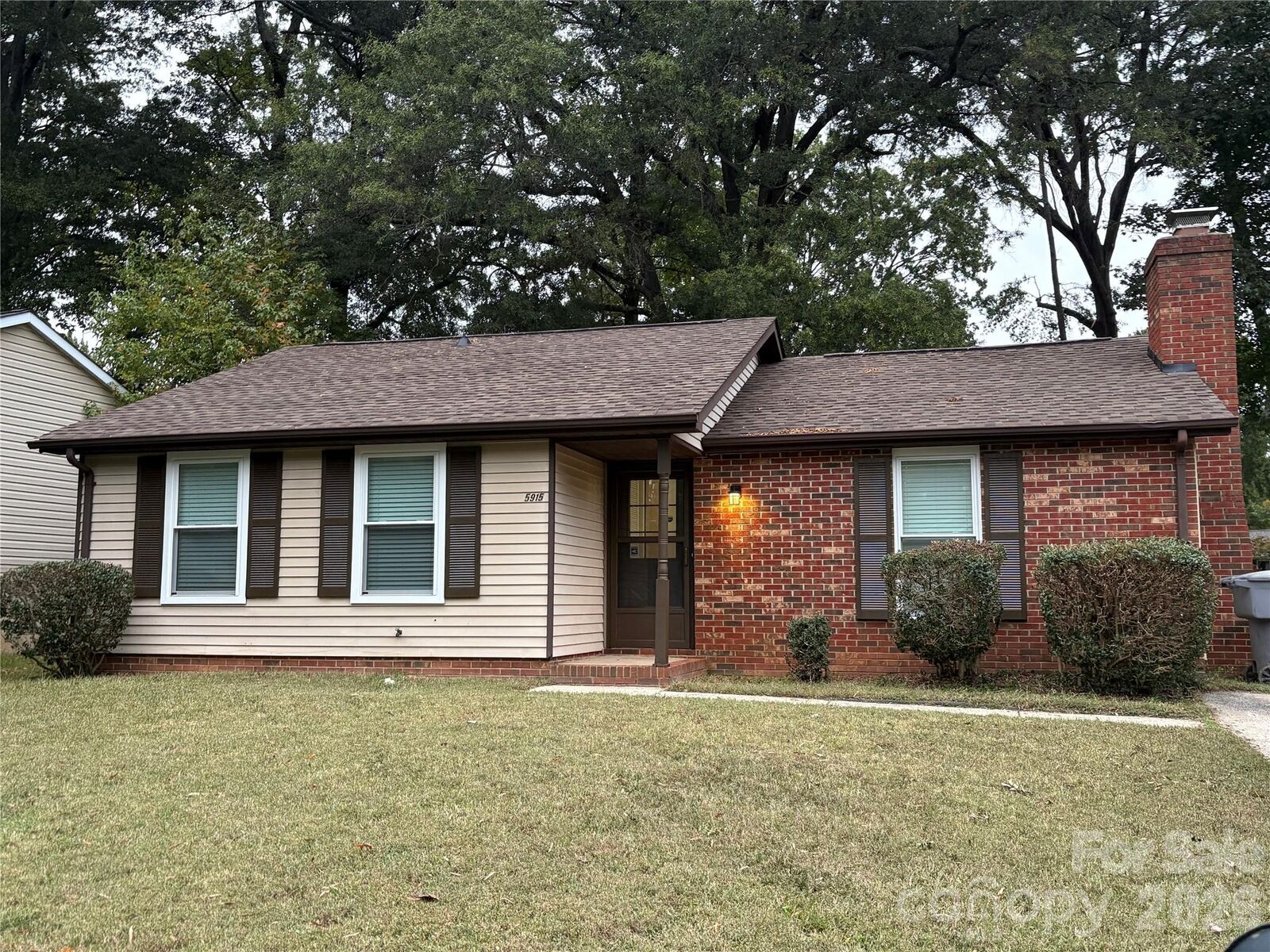 Property Photo:  5915 Sunset Chase Lane  NC 28212 