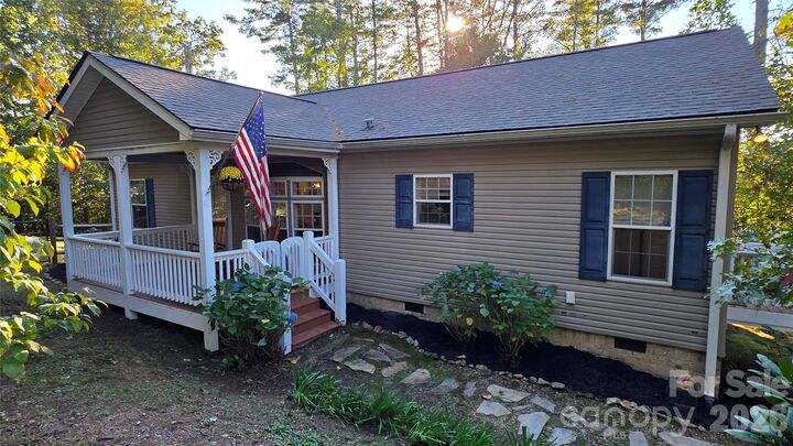 Property Photo: 52 Enochs Way Way 17 NC 28732