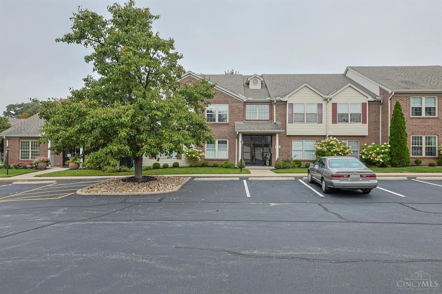 Property Photo: 172 Palisades Pointe OH 45238