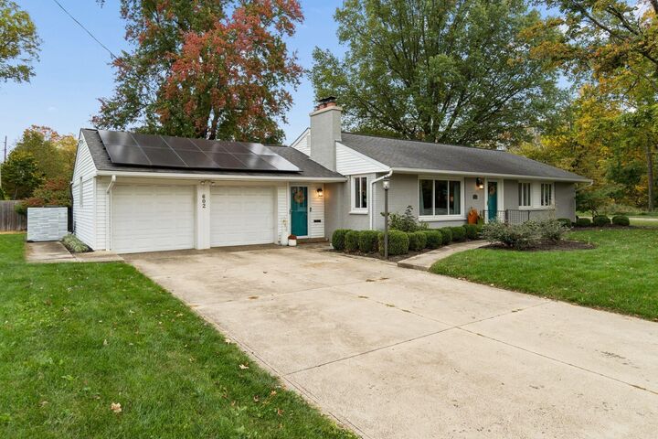 Property Photo: 602 E Cooke Road OH 43214