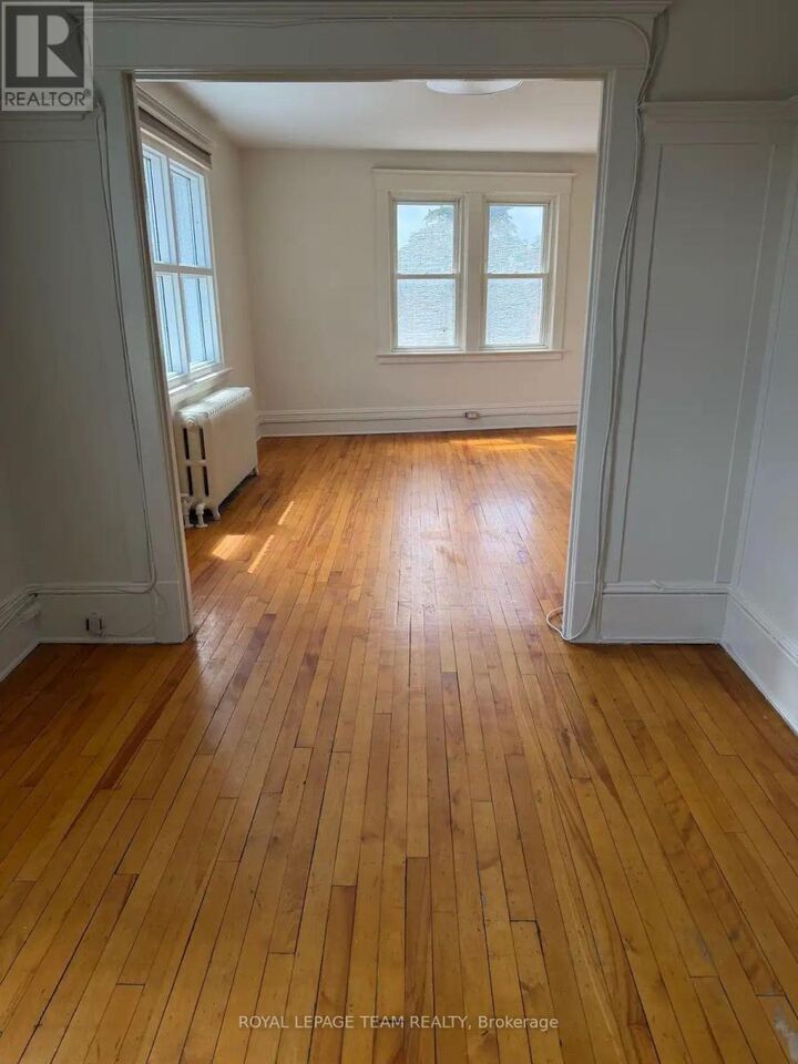 Property Photo:  47 Cameron Street 3  ON K1S 3X7 