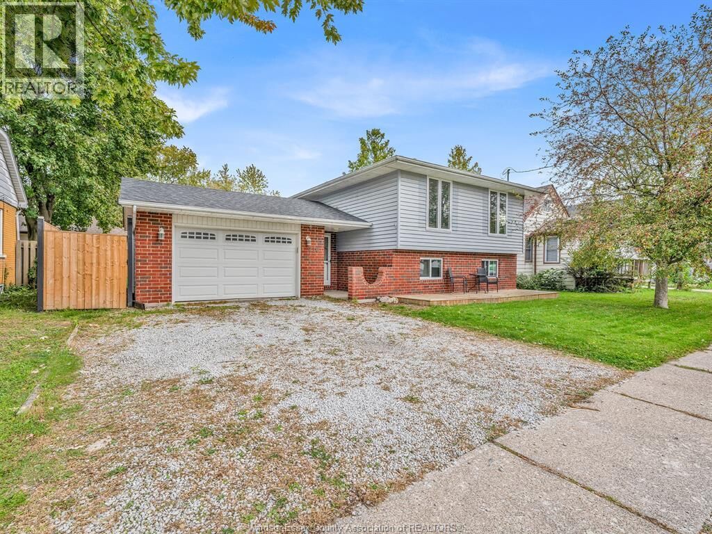 Property Photo:  910 William Street  ON N8N 2A4 