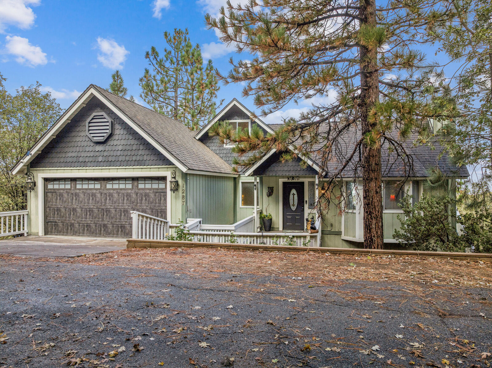 Property Photo: 1287 Sequoia Drive CA 92352