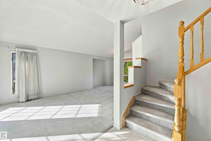 Property Photo:  602 Forest Lane NW  AB T6R 2C4 