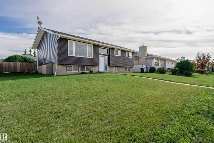 Property Photo:  5019 46 Street  AB T0B 2R0 