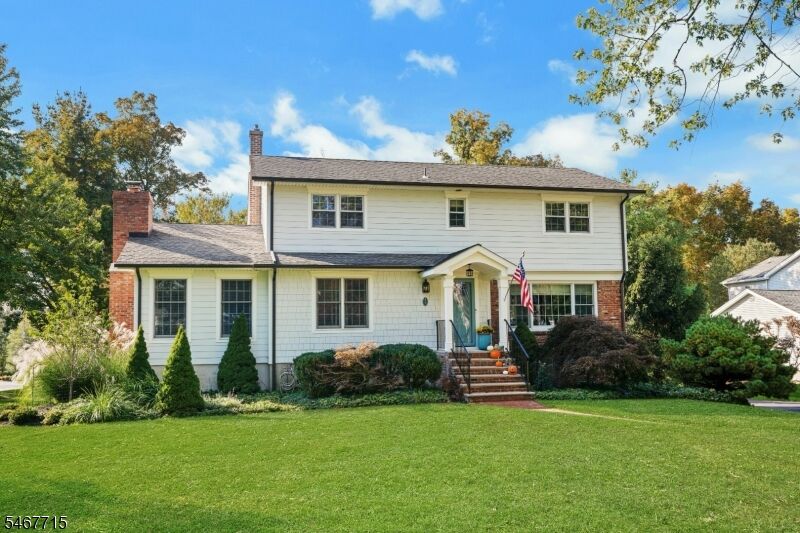 Property Photo:  2 Mansfield Ct  NJ 07945 