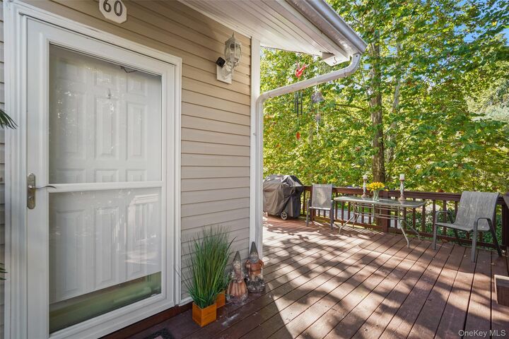 Property Photo:  60 Pembrooke Court 60  NY 10579 