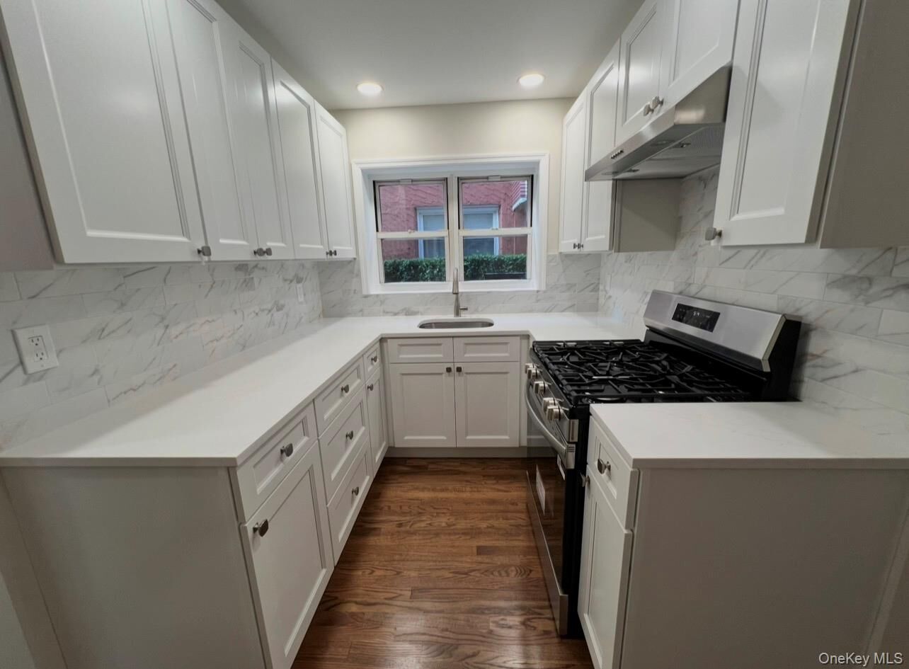 Property Photo: 3227 Bruckner Boulevard Floor 1 NY 10461