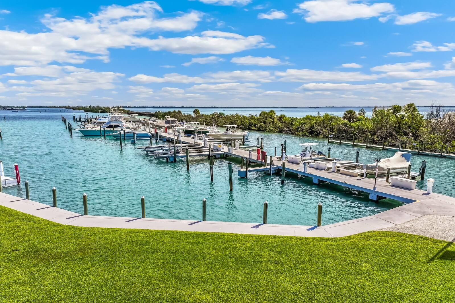Property Photo:  5850 Gasparilla Road M4  FL 33921 