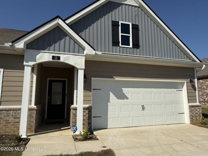 Property Photo:  13 Banks Boulevard  MS 38611 