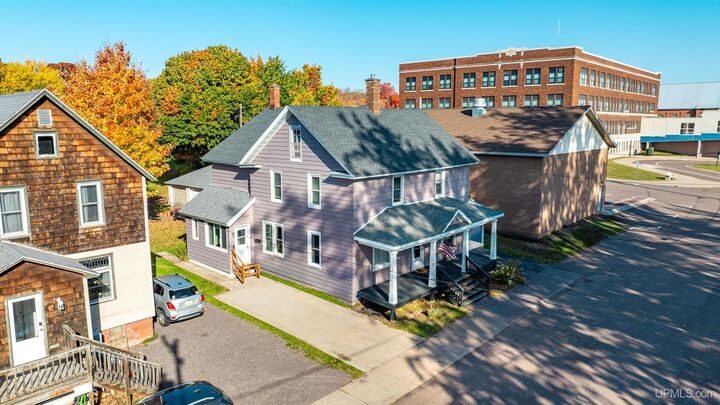 Property Photo: 522 And 524 Front Street MI 49945