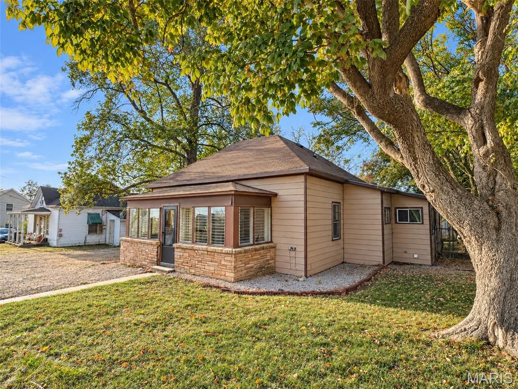 Property Photo:  315 E Washington Street  MO 65453 