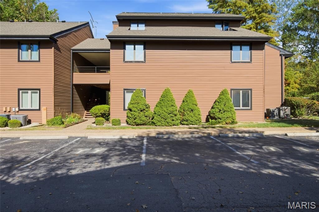 Property Photo:  13807 Amiot Drive C  MO 63146 