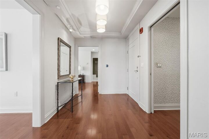 Property Photo:  232 N Kingshighway Boulevard 1010  MO 63108 
