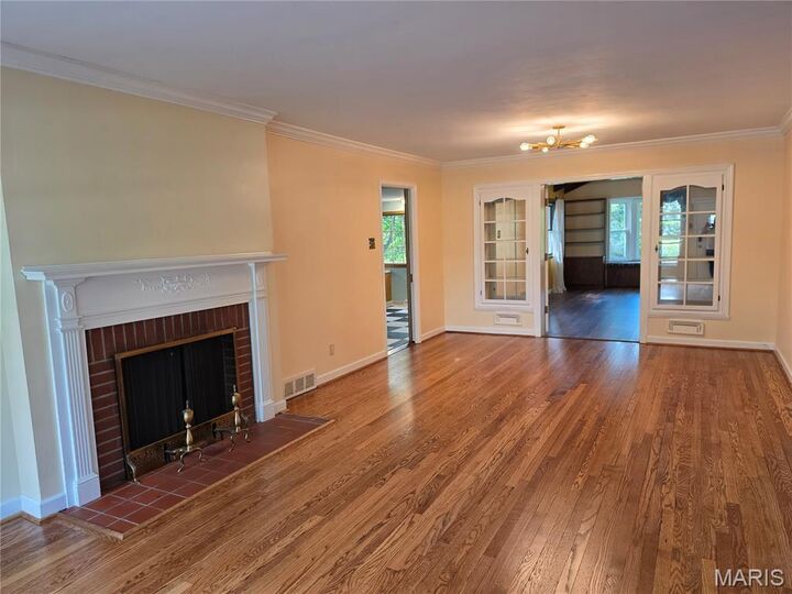 Property Photo:  8 Buckeye Drive  MO 63135 
