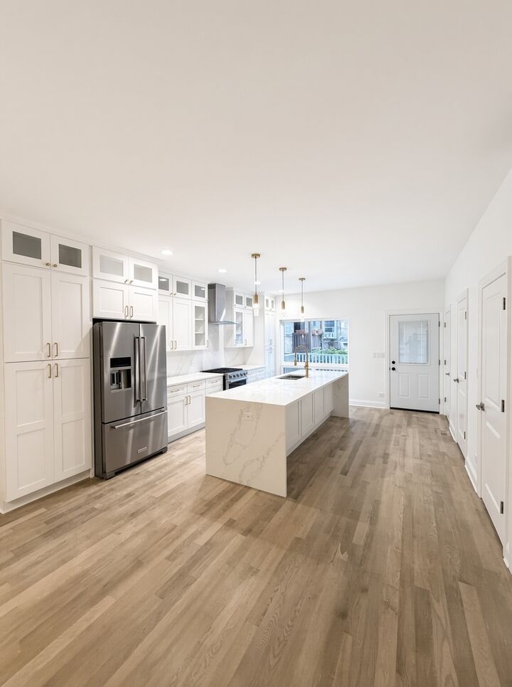 Property Photo:  1630 N Humboldt Boulevard  IL 60647 