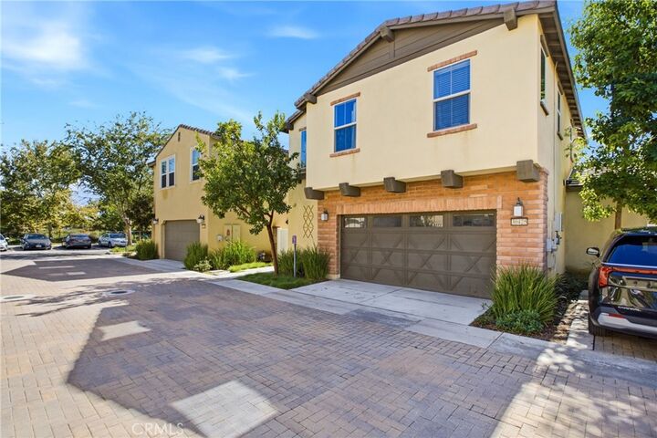 Property Photo:  30425 Village Knoll Drive  CA 92584 