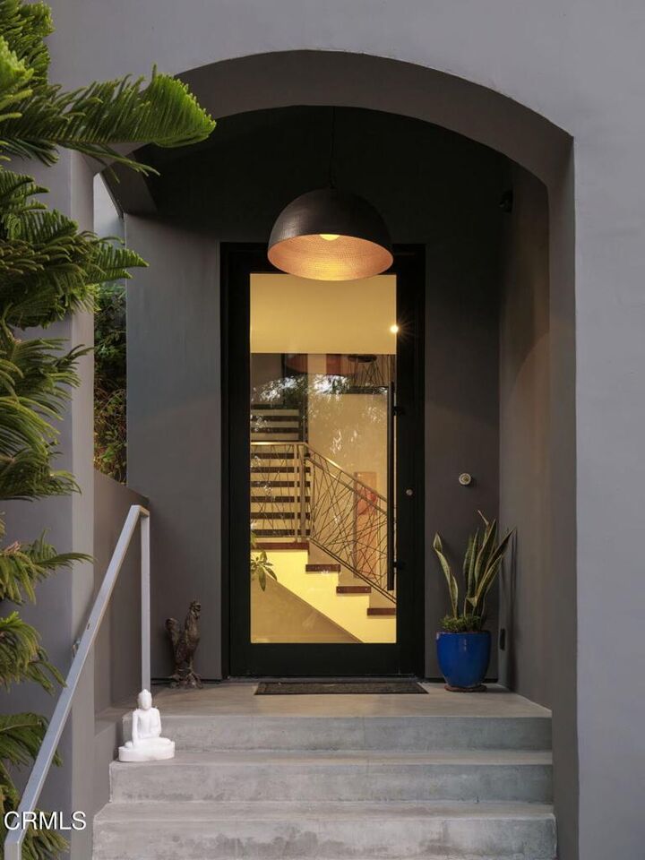 Property Photo: 1411 Edgehill Place CA