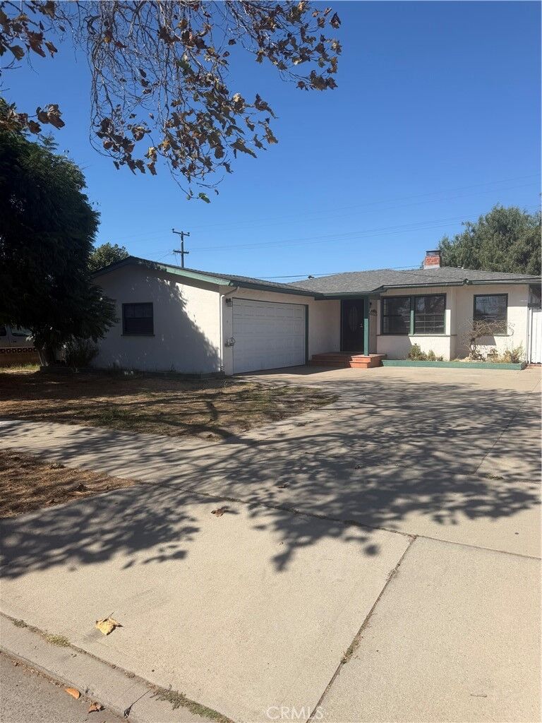 Property Photo:  537 E Mariposa  CA 93454 